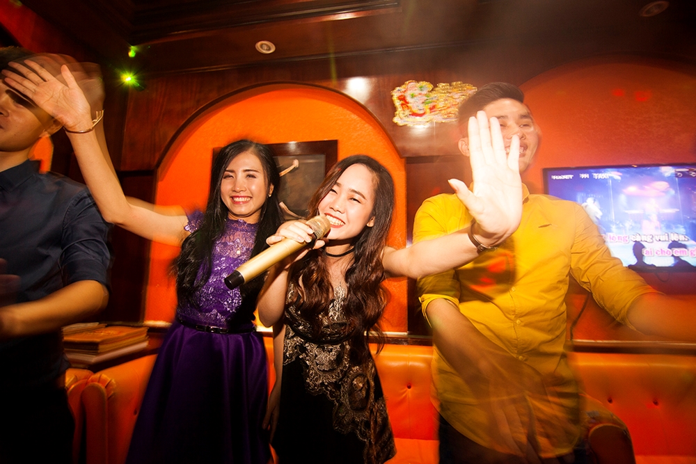 Giới thiệu dịch vụ Karaoke Quốc Tế